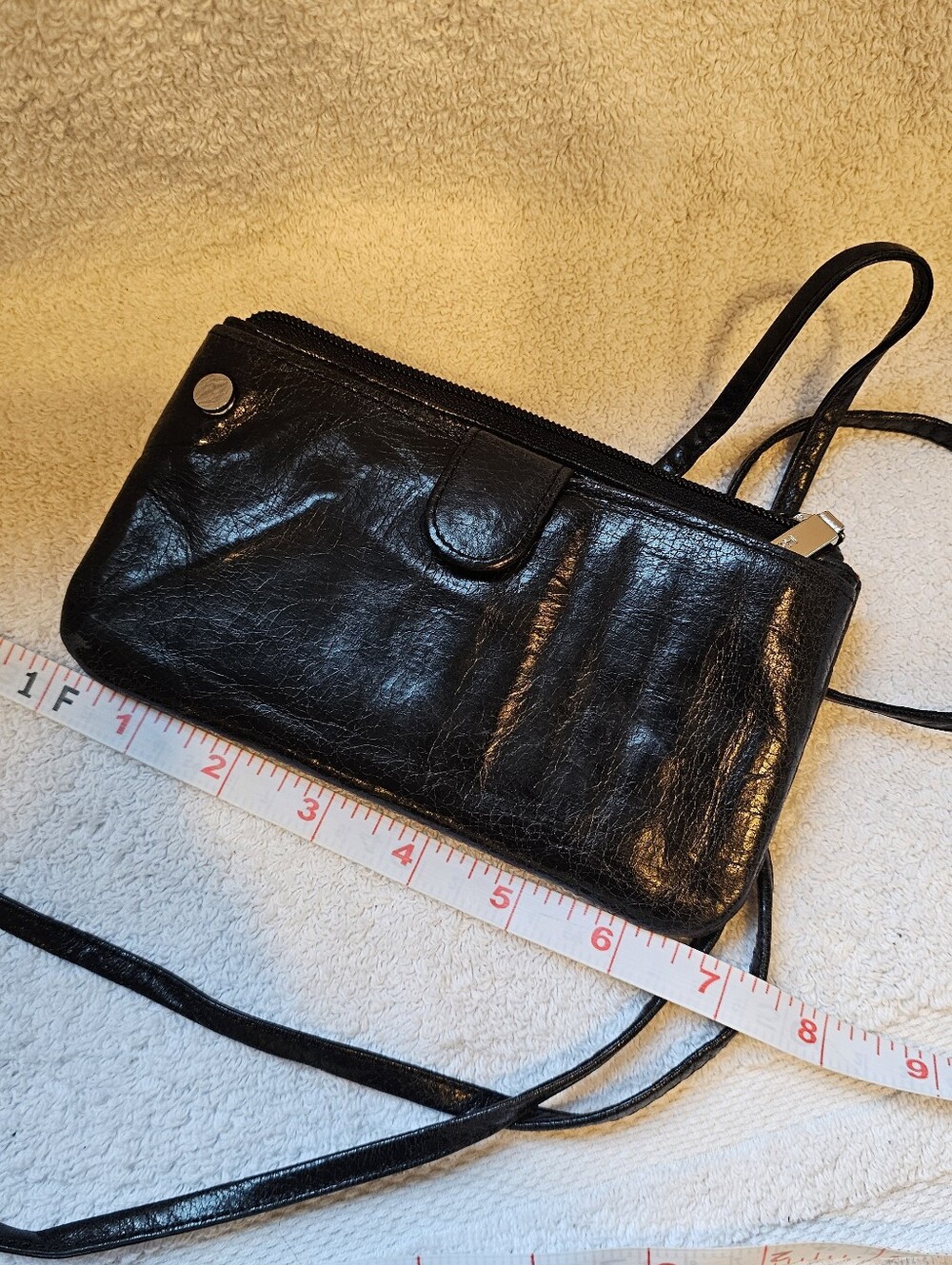 HOBO  Crossbody Wallet